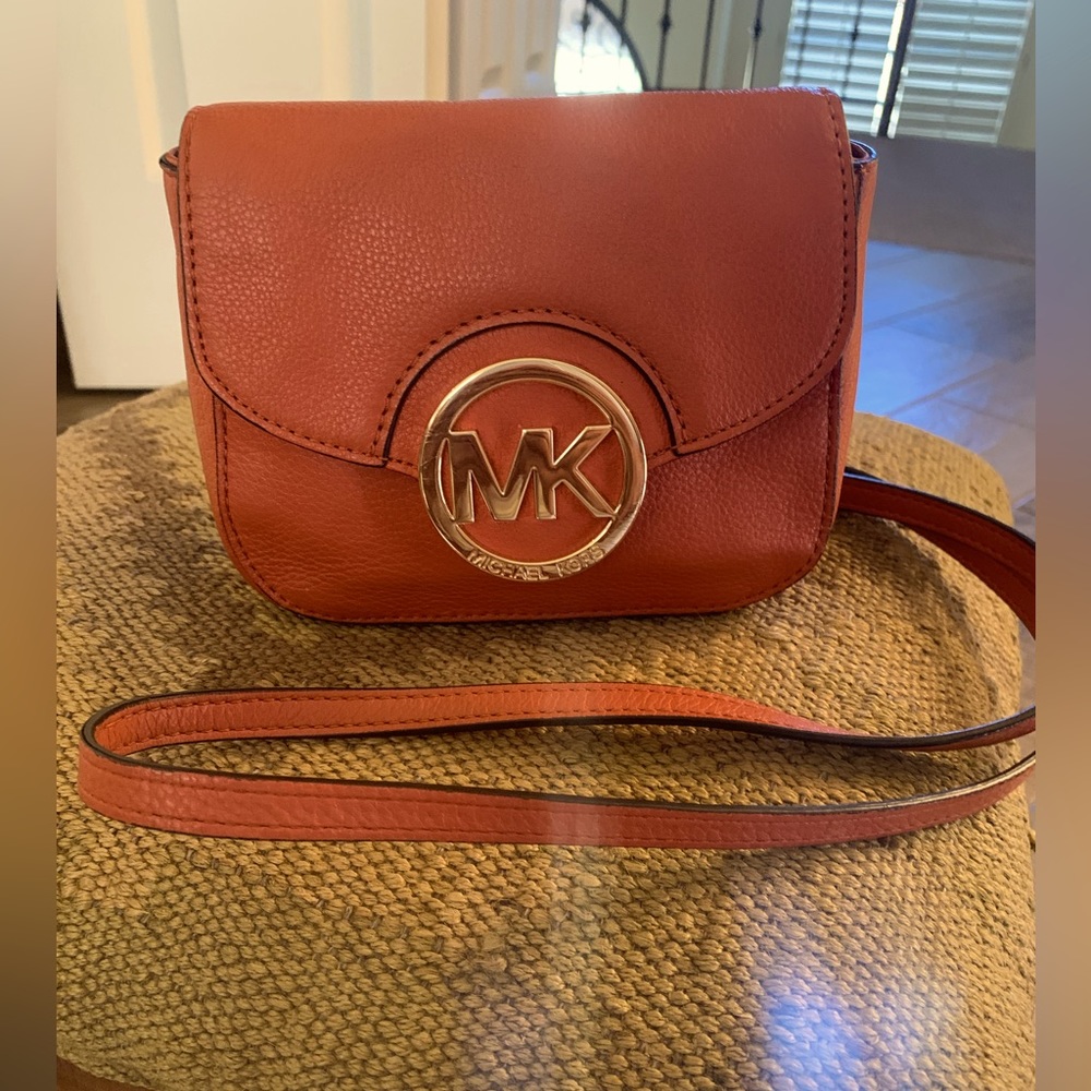 small cross over body bag